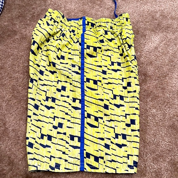 NIKE Boy Bathing Suit. Youth swim trunks. Size Large - Picture 2 of 5
